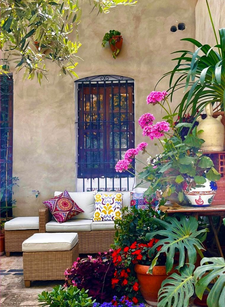 Oliva Courtyard Guesthouse Ngoại thất bức ảnh